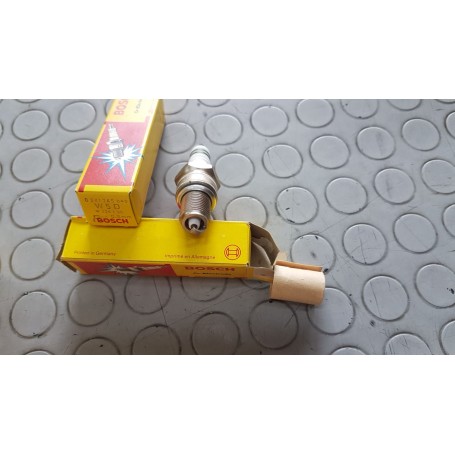 CANDELA W5D BOSCH 0241245040 CASSA 85/A 8 PACCHI DA 10 DISPONIBILI