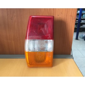 PLASTICA FANALE POSTERIORESINISTRA FORD FIESTA PRIMA SERIE DAL 1983 AL 1988 CASSA 94/A