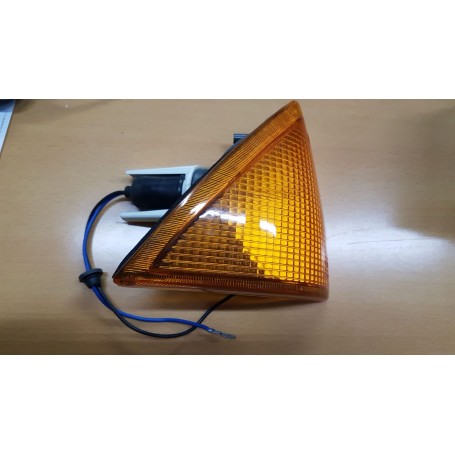FANALE ANTERIORE DESTRO ALFA 75 ARANCIO COMPLETO DI PORTALAMPADA CASSA 105/A