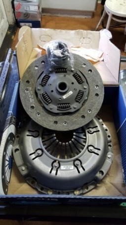KIT FRIZIONE AUDI A4 - A6 - A8 VW PASSAT MOTORI 2.5TDI 150CV DAL 1997 AL 2005 DISPONIBILE SACHS 3000829301 