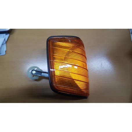 FANALE ANTERIORE DESTRO MERCEDES 190 A2018260543 ORIGINALE MERCEDES CASSA 137/A