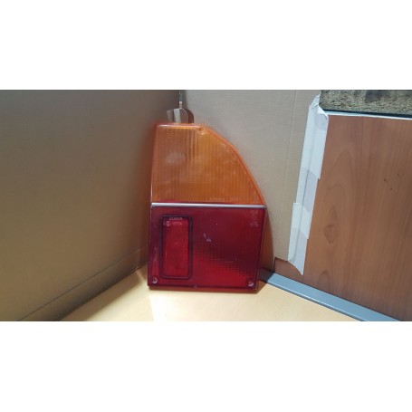PLASTICA FANALE POSTERIORE DESTRO LANCIA BETA SCAFF.FARI PIAN.27