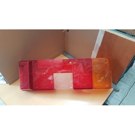 PLASTICA FANALE POSTERIORE DESTRA FIAT REGATA BERLINA SCAFF.FARI PIAN.27
