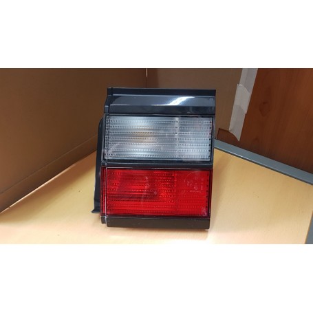 FANALE POSTERIORE INTERNO DESTRO VOLKSWAGEN PASSAT DAL 1988 AL 1993 SCAFF.FARI PIAN.28