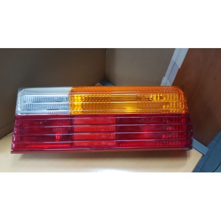 FANALE POSTERIORE DESTRO PEUGEOT 305 SCAFF.FARI PIAN.28