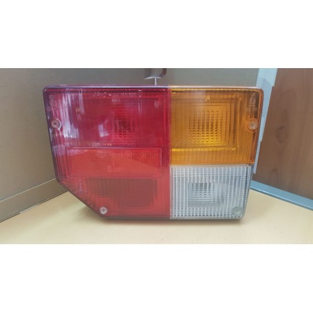 PLASTICA FANALE POSTERIORE DESTRA FIAT 128 PRIMA SERIE SCAFF.FARI PIAN.28