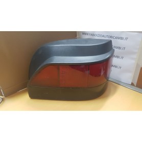 FANALE POSTERIORE DESTRO RENAULT CLIO DAL 1990 AL 1994 SCAFF.FARI PIAN.29
