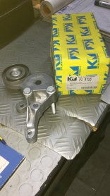 CUSCINETTO TENDICINGHIA AUSILIARE AUDI VOLKSWAGEN SEAT DISPONIBILE KM 