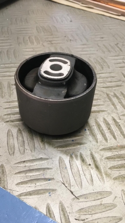 SUPPORTO MOTORE FIAT LANCIA CITROEN PEUGEOT (1 PEZZO) DISPONIBILE BIRTH (1 PEZZO) DISPONIBILE UNIGOM 