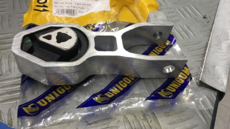 SUPPORTO MOTORE FIAT GRANDE PUNTO DISPONIBILE UNIGOM