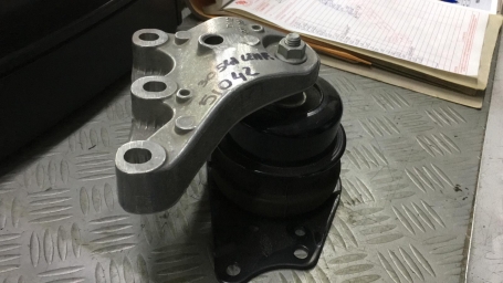 SUPPORTO MOTORE AUDI SEAT SKODA FORD DISPNIBILE UNIGOM 