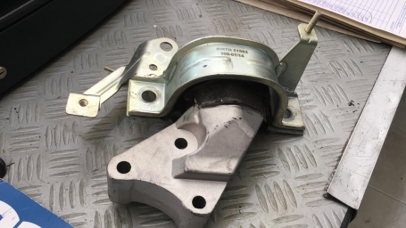 SUPPORTO MOTORE FIAT LANCIA DISPONIBILE (1 PEZZO) DISP. BIRTH (1 PEZZO) DISP. UNIGOM